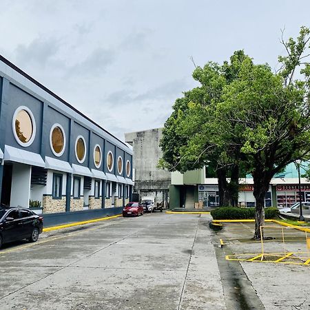 Circle Inn Hotel And Suites Bacolod Eksteriør billede