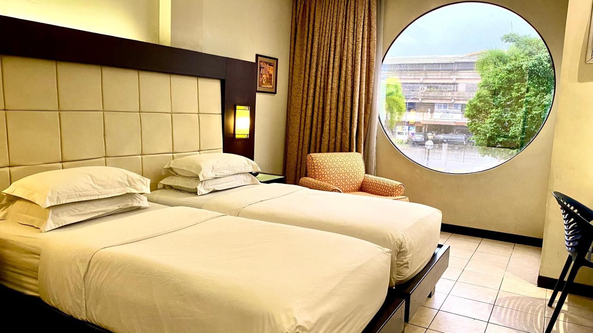 Circle Inn Hotel And Suites Bacolod Eksteriør billede