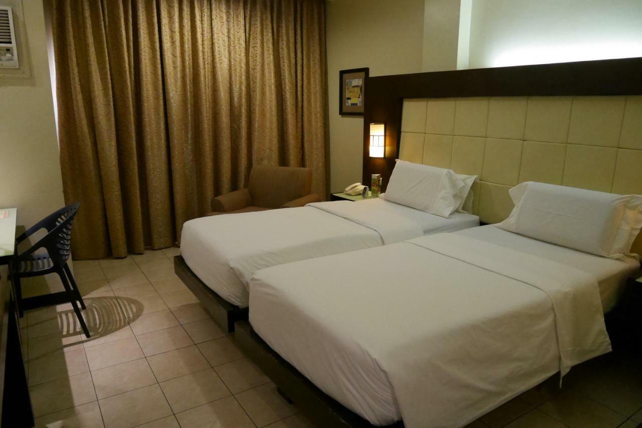 Circle Inn Hotel And Suites Bacolod Eksteriør billede
